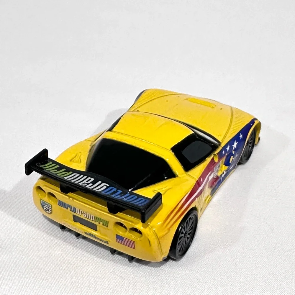 Disney Store Cars 1:43 Deluxe Jeff Gorvette World Grand Prix Die-cast